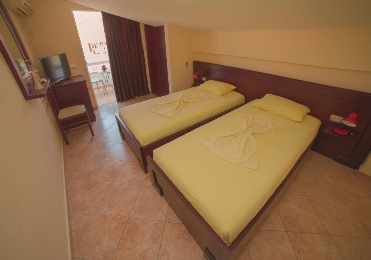 Hotel Serxho Sarande Ngoại thất bức ảnh